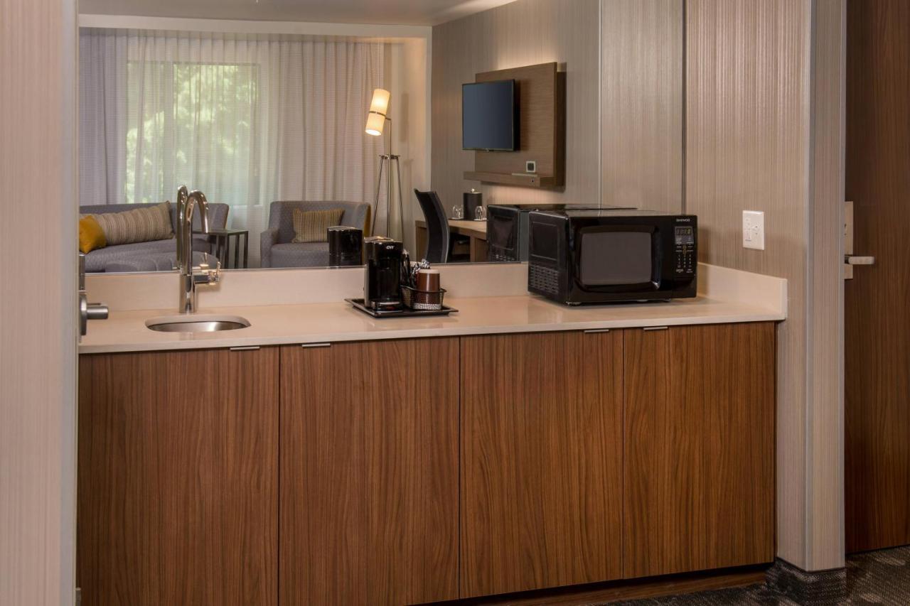 Courtyard By Marriott Chocolate Avenue Hotel 3*