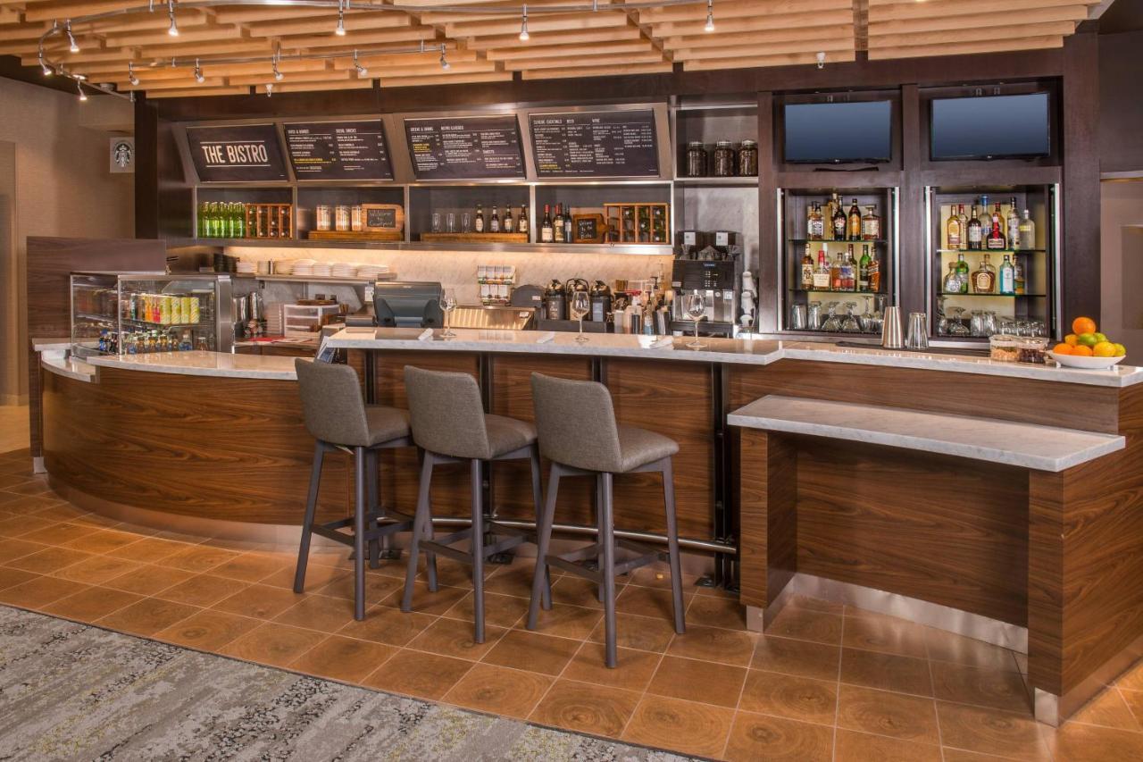 Courtyard By Marriott Chocolate Avenue