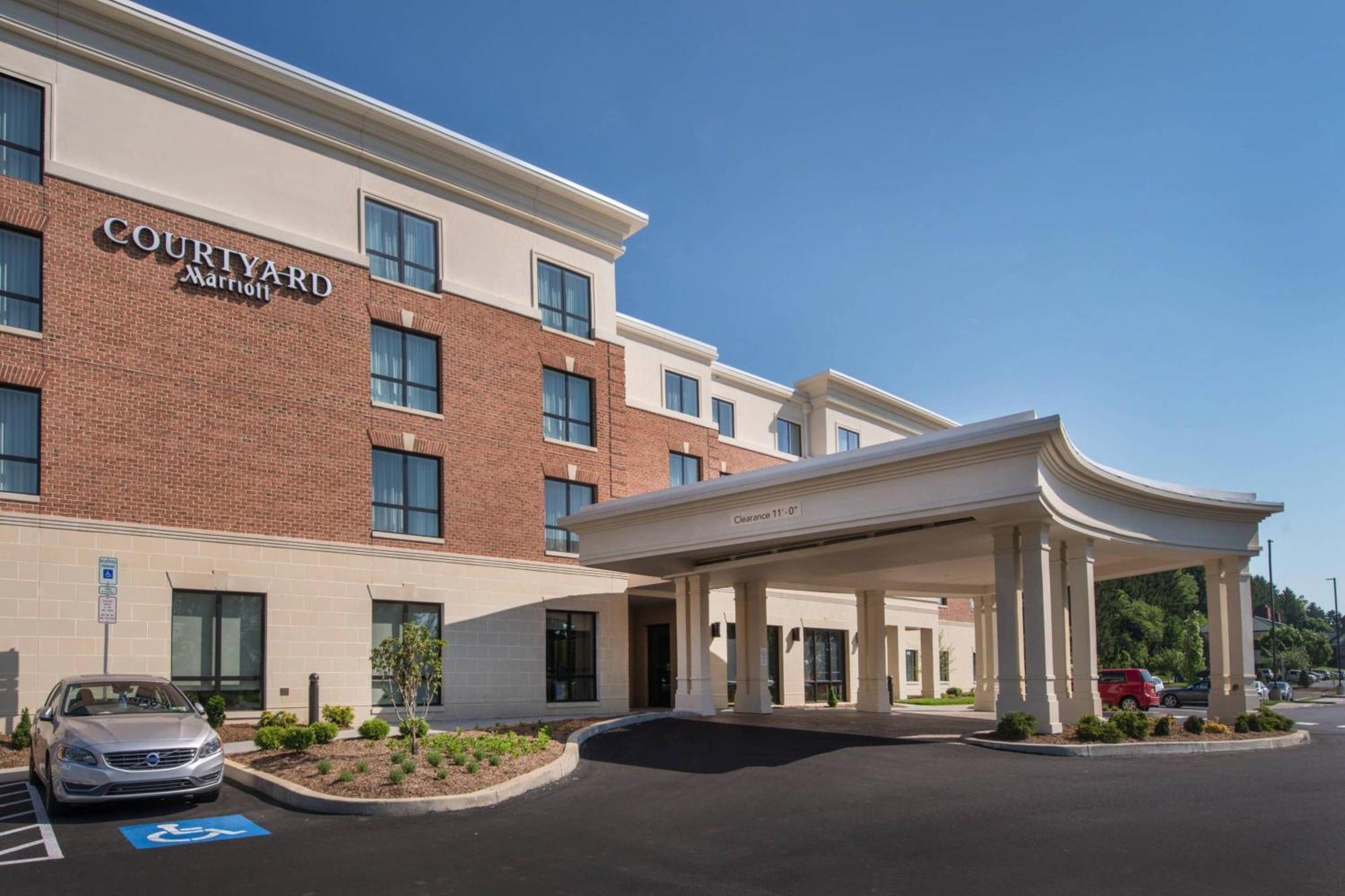 Courtyard By Marriott Chocolate Avenue Hotel 3*